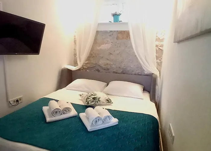 Charming Piccolo Paradiso * Vlasici