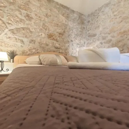 Charming Piccolo Paradiso Apartment Vlasici